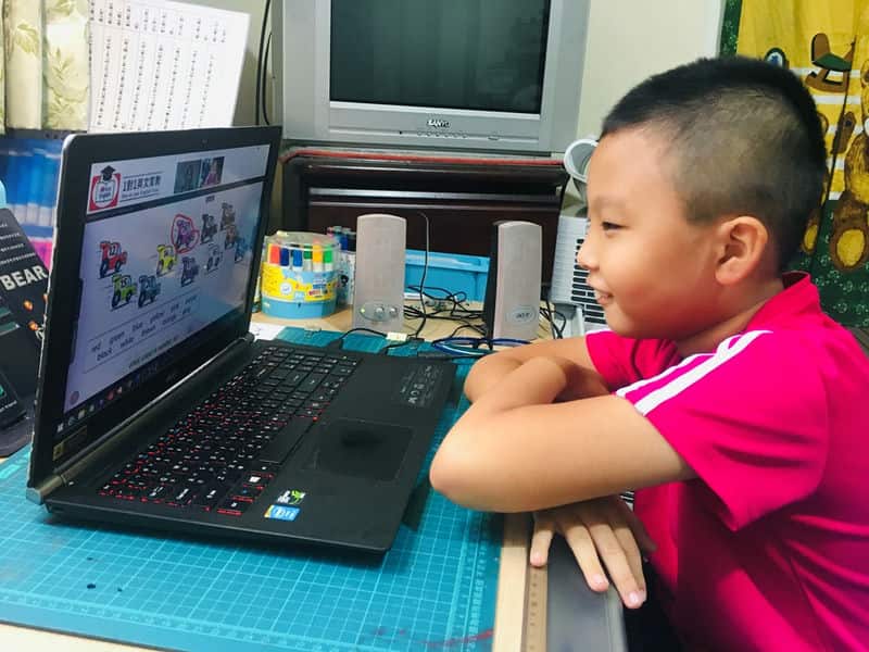 從家庭客廳到全球舞台我們家的英語進階之旅