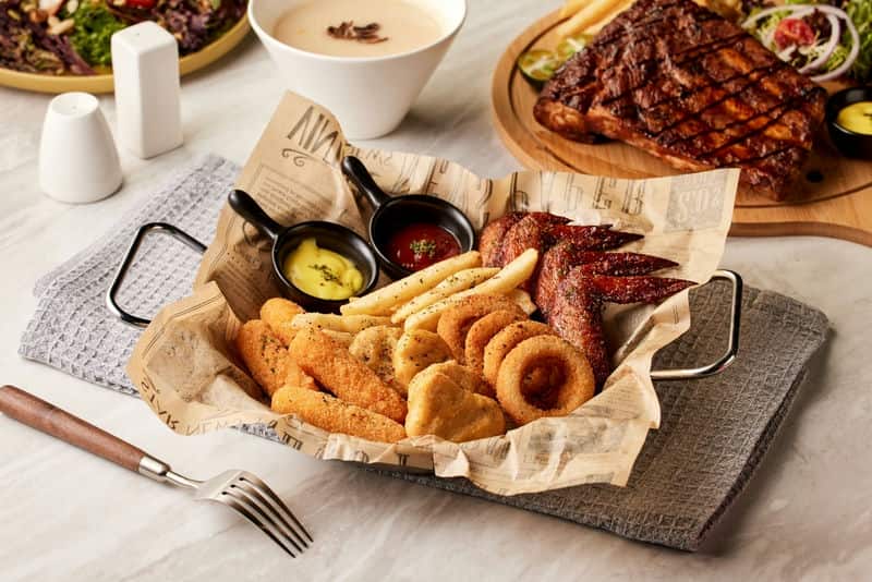 台中的午後悠閒時光，BeBo美式餐廳讓你一嚐炭烤豬肋排與烤雞