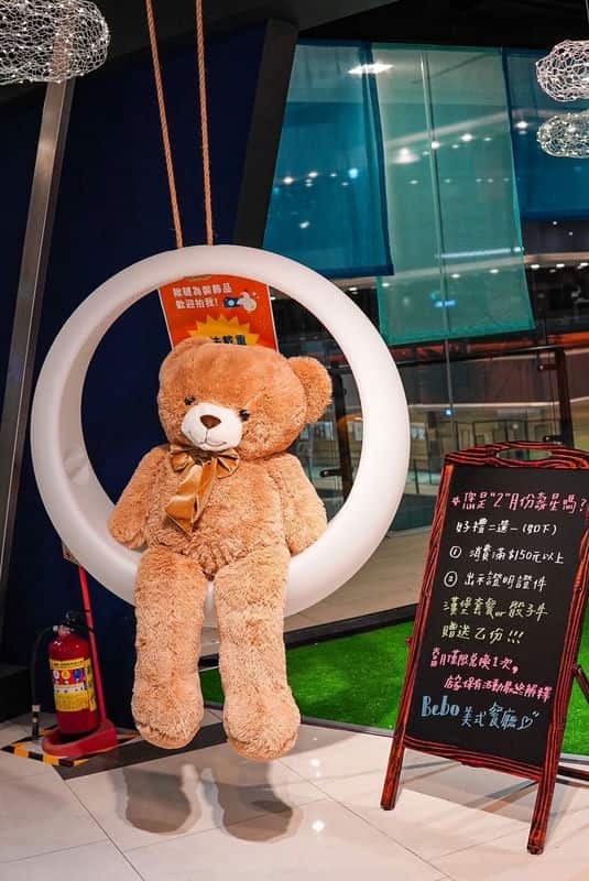 【台中美食必吃】BeBo美式餐廳享受夢幻夜景，品味美味大口料