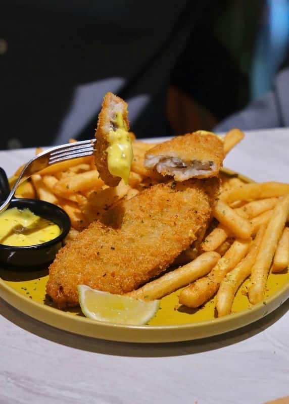 【台中餐廳推薦】BeBo美式餐廳大口吃肉、夜景迷人，家庭聚餐