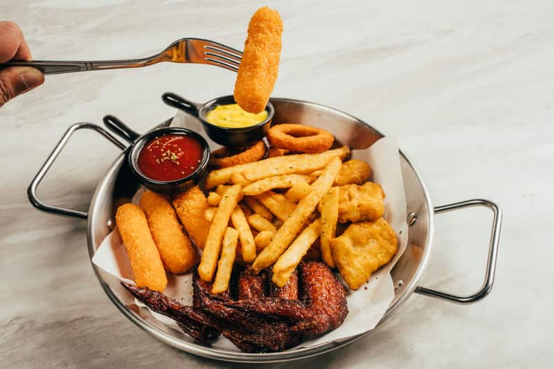 「BeBo美式餐廳的炭烤短腿豬肋排美食探險必嚐之選」