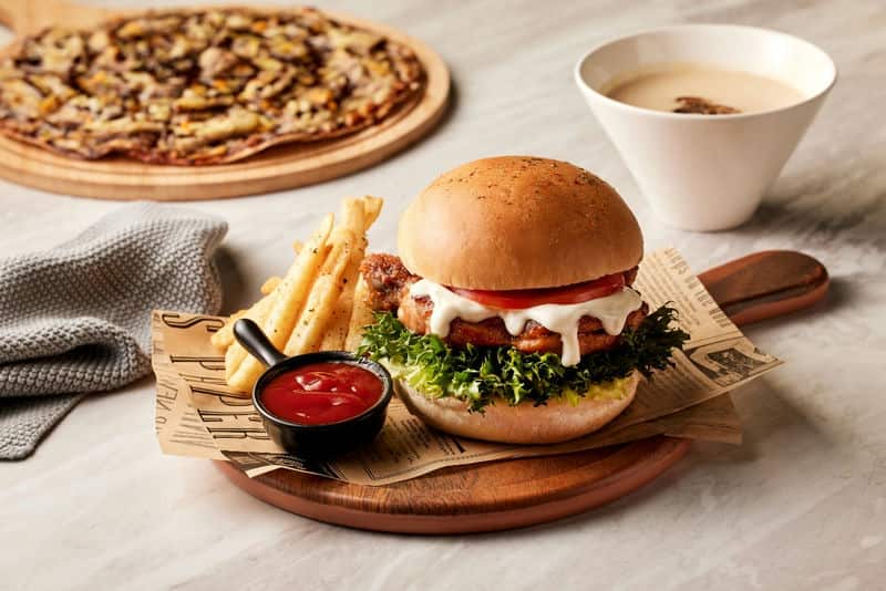 探訪台中的美食寶庫BeBo美式餐廳，炭烤肋排與炸物，令人回味