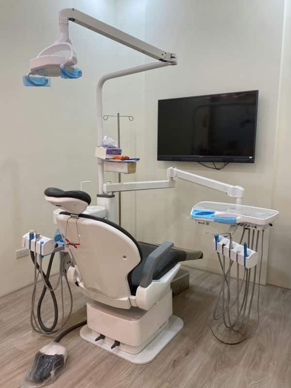 換掉那些金屬閃閃，我的隱適美牙套體驗在昕展牙醫