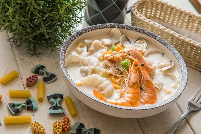 逛街偶遇的驚喜——南崁奉化「義匠」義式湯麵，舒心美味新體驗！