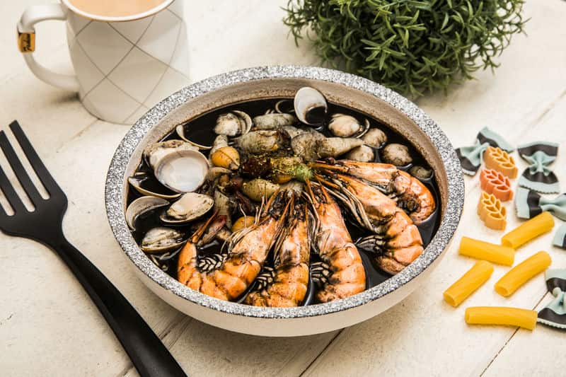 逛街時偶遇美味義匠義式湯麵的那碗溫暖